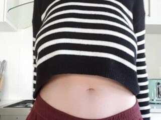 DopeyLilBean onlyfans Sexy curvy fingering pussy