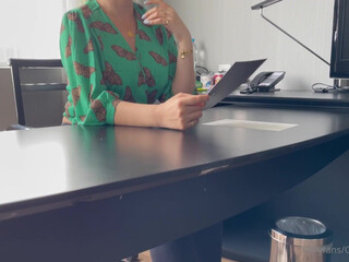 Goddess Grazi (@grazigoddess) onlyfans Big breasted female fingering pussy