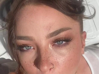 Callmeslooo onlyfans Latin babe masturbates