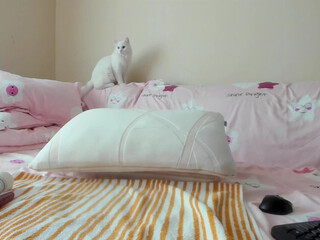 issabelle Busty doll fucks pussy with sex toy