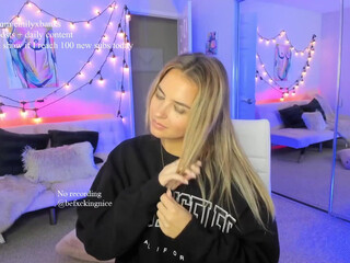 befxckingnice Crazy young lady communicates in free chat