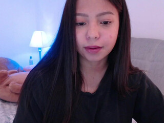 tinypinkrose Big bitch sodies her huge pussy with huge dildo