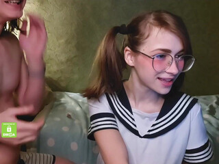 mekyy_no_neko Courtesan takes off her tights, showing charms