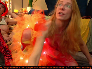 sxyfarmer84 Sexy krala undresses and caresses boobs