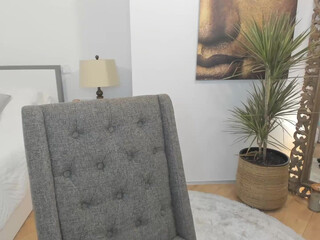 squirtbetty Dark-skinned females jerk off the vagina