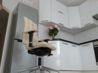 vladucheska Charming lady fucks herself with a rubber dildo