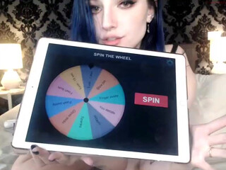 daintywilder Petite chick fucks herself with toys