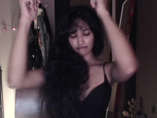 mariyya Adult slut fucks shaved cunt