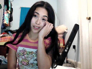 aedonflux with a toy