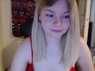 annuska18 Black-haired young lady in stockings masturbates her shaved pussy