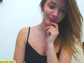 sunflower_ladyy undressed in front of the camera