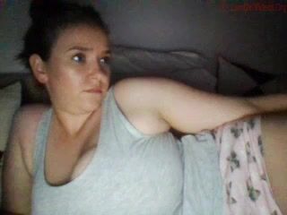 diamondtits Appetizing babe lifts her legs