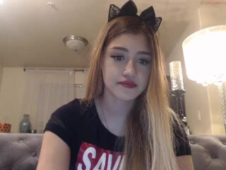 alliecat001 Tattooed babe jerking off her cunt