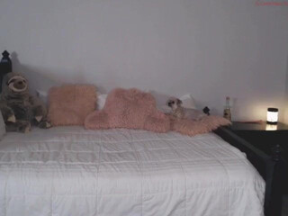 angiefae Fire Shmara licks cock