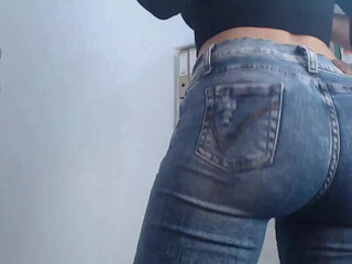 drink_my_juices Sweet chick fingers herself