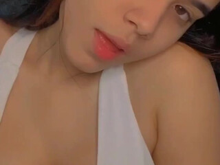 Michelle Rabbit Naughty bitch delivers orgasm sex toys