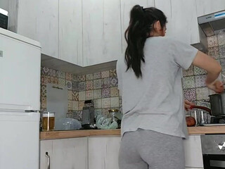 _AlinaSexy_  Gorgeous mare jerks off pussy