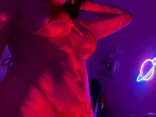 Vivi Tarantino Adorable small body arouses