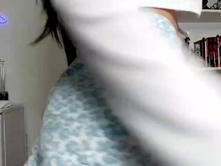 Vivi Tarantino stripping and masturbating