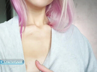 Mikimakey  Busty shlendra jerks off and cums