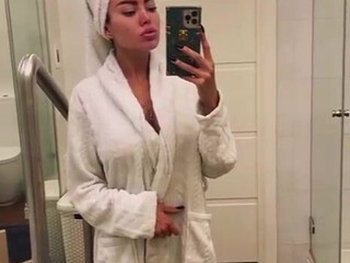 Alena Omovych Exquisite mare fingering vaginal opening