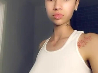 Bhad Bhabie onlyfans Ardent shlendra seduces with a huge ass