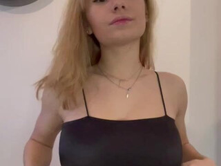 violabo23 onlyfans Hot brunette girl passionately jerks off her cunt