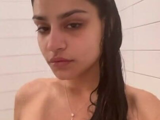 whoahannahjo onlyfans Old slut clinks with two males at once