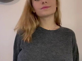 violabo23 onlyfans Immaculate female posing nude