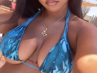 alieyarose onlyfans Young chick fingering sex toy