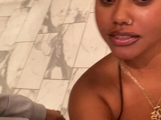 alieyarose onlyfans babe cums off toys