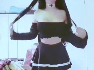 Shirayuki  Cute slut gently masturbates cunt