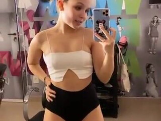 Larissa Manoela onlyfans Gorgeous babe licks dildo