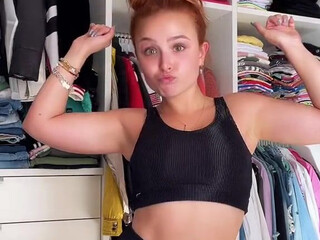 Larissa Manoela onlyfans Pussy in stockings caresses the cap