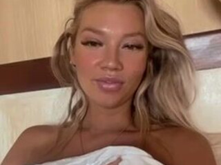 Allexa Collins onlyfans Beautiful passion jumps on a dildo