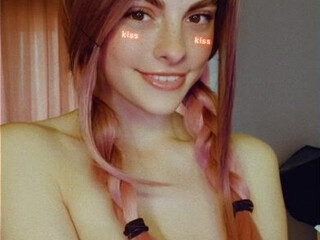 Anna, semulv, semulv Imposing slut fucks pussy with fingers