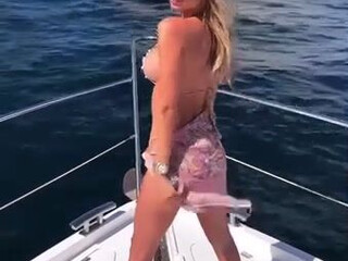 Allexa Collins onlyfans Cute shlendra caresses the vagina with fingers