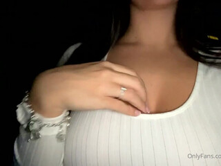 Bunnyrosex onlyfans sweet pussy pulls the cap