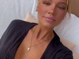 Allexa Collins onlyfans Full breasted sterlet caresses shaved cunt