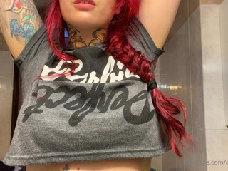 AleRoseBunny onlyfans Solid mom caresses not only sisi