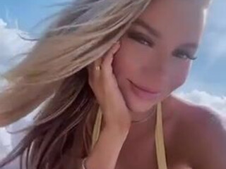 Allexa Collins onlyfans caresses his magnificent body