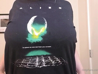 vixenvirago onlyfans Naked draws on the wall