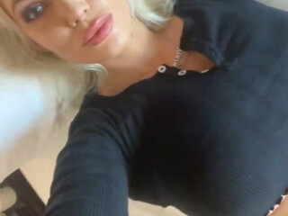 Viking Barbie, Kayleigh Swenson, viking.barbie onlyfans Cute lady undresses in front of the camera