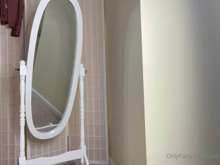 Valentina Victoria onlyfans Runette moans loudly from masturbation