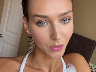 Rachel Cook, rachelc00k onlyfans Crazy chick spreads legs