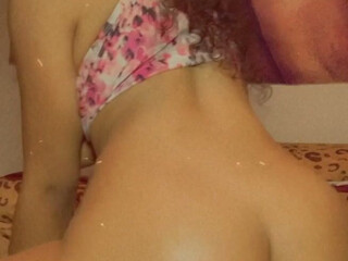 itsvanivixxx onlyfans Slender chick striptease dances