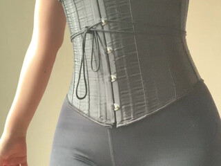 yuriboler onlyfans Busty chick shows off her charms