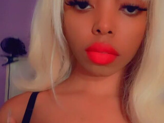 itsvanivixxx onlyfans fucks her holes