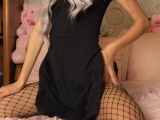 fulltimecrybaby onlyfans Delicious slut seduces with elastic ass