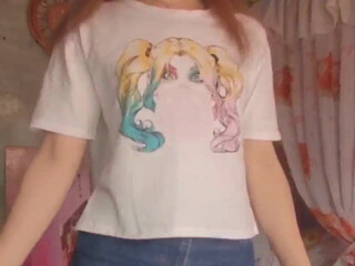 Grace_t  fucks his holes in front of the webcam